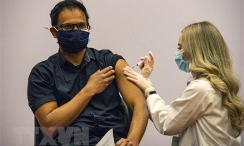 WHO tiếp tục kêu gọi các nước hoãn tiêm liều vaccine tăng cường
