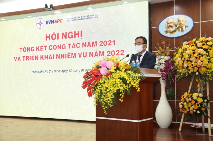 Chủ tịch HĐTV EVN Dương Quang Thành biểu dương thành tích của EVNSPC trong năm 2021