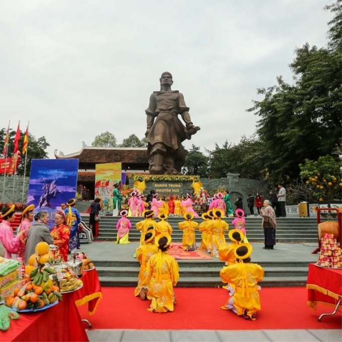 Lễ hội gò Đống Đa là niềm tự hào, sự quật cường của cả một dân tộc và được tổ chức để tưởng nhớ chiến công lẫy lừng của vua Quang Trung - người Anh hùng “áo vải, cờ đào” trong lịch sử chống giặc ngoại xâm của dân tộc.