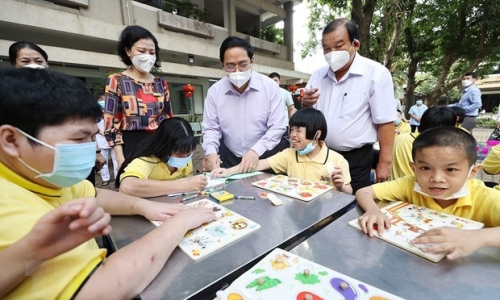 Thủ tướng: TP Hồ Chí Minh 'đi trước đón đầu' trong phòng, chống dịch