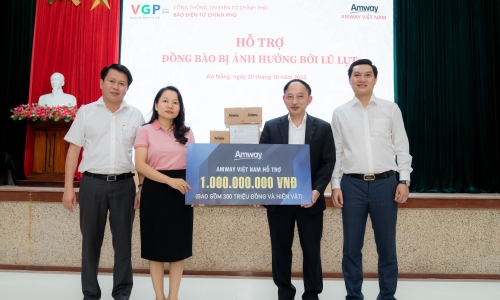 Amway Việt Nam ủng hộ thành phố Đà Nẵng khắc phục hậu quả thiên tai