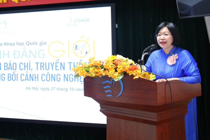 Tiến sỹ Dương Kim Anh, Phó Giám đốc Học viện Phụ nữ Việt Nam phát biểu tại Hội thảo.