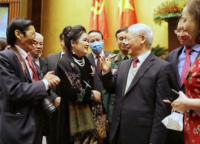 Tổng Bí thư Nguyễn Phú Trọng với các đại biểu dự Hội nghị Văn hóa toàn quốc triển khai thực hiện Nghị quyết Đại hội XIII của Đảng, ngày 24/11/2021.