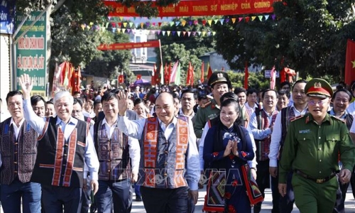 Chủ tịch nước dự Ngày hội Đại đoàn kết toàn dân tộc tại Phong Thổ, Lai Châu