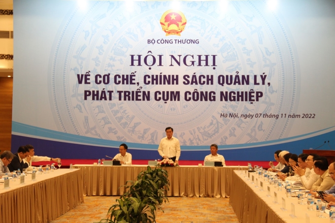 Thứ trưởng Bộ Công Thương Nguyễn Sinh Nhật Tân chủ trì Hội nghị