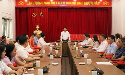 Lãnh đạo Ban Tuyên giáo Trung ương gặp mặt, chúc mừng Ngày Nhà giáo Việt Nam