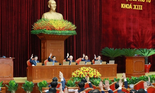 Vận dụng tư tưởng Hồ Chí Minh về nguyên tắc tập trung dân chủ trong tổ chức và hoạt động của Đảng