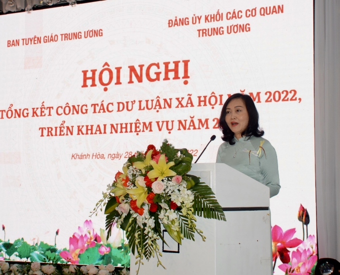 Viện trưởng  Đỗ Thị Thanh Hà báo cáo tổng kết công tác năm 2022