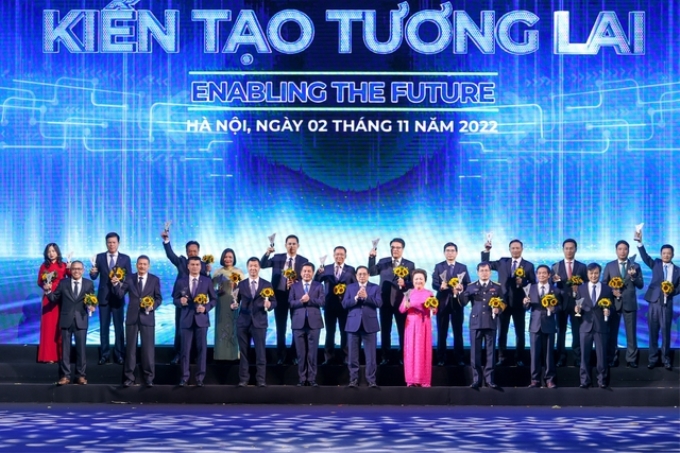 Thủ tướng Phạm Minh Chính trao biểu trưng vinh danh các doanh nghiệp có sản phẩm đạt Thương hiệu quốc gia Việt Nam năm 2022