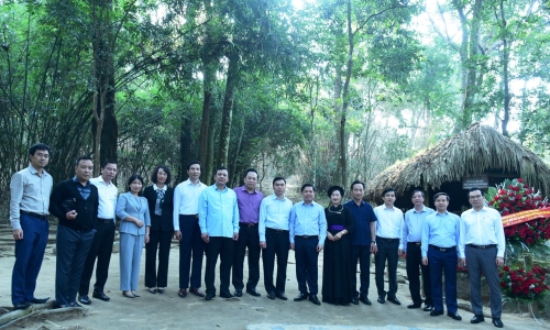 Đoàn công tác Đảng ủy Khối các cơ quan Trung ương về nguồn tại Tuyên Quang