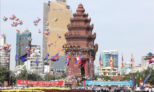 Lãnh đạo Đảng, Nhà nước Việt Nam chúc mừng 69 năm Ngày độc lập của Vương quốc Campuchia