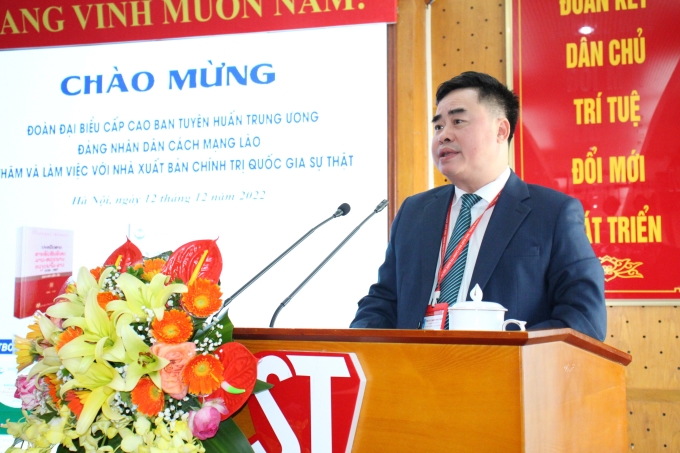 Đồng chí Phạm Minh Tuấn, Giám đốc, Tổng Biên tập Nhà xuất bản Chính trị quốc gia Sự thật phát biểu tại buổi làm việc.