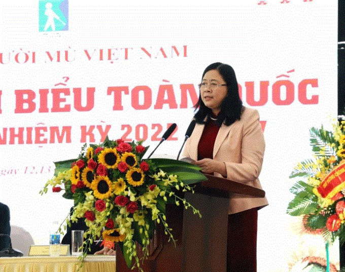 ​Đồng chí Bùi Thị Minh Hoài, Bí thư Trung ương Đảng, Trưởng Ban Dân vận Trung ương phát biểu tại Hội nghị.