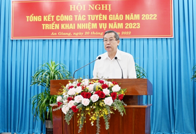Đồng chí Lê Văn Nưng, Phó Bí thư Thường trực Tỉnh ủy, Chủ tịch HDND tỉnh phát biểu chỉ đạo Hội nghị.