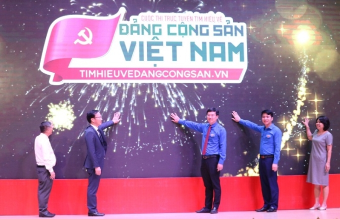 Khai mạc cuộc thi trực tuyến tìm hiểu về Đảng Cộng sản Việt Nam tại trường đại học Tôn Đức Thắng vào sáng 24/11/2019