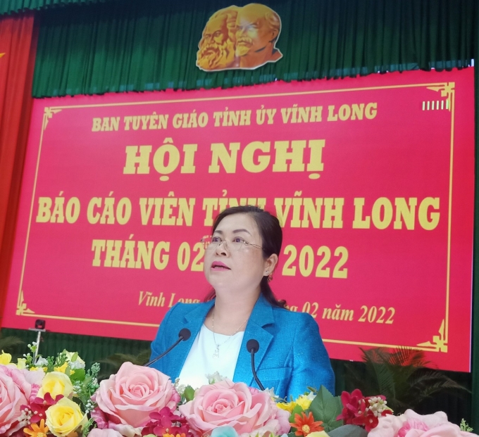 Trưởng Ban Tuyên giáo Tỉnh ủy Vĩnh Long Nguyễn Thị Minh Trang phát biểu kết luận hội nghị