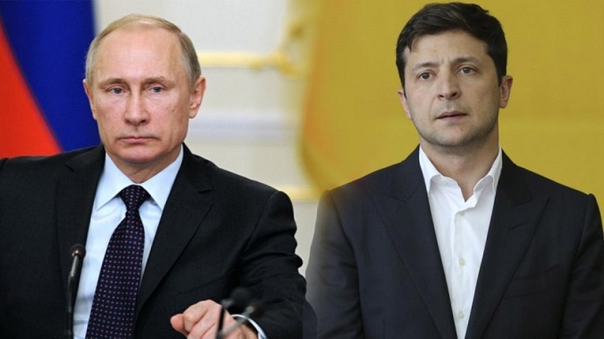 Tổng thống Nga Vladimir Putin và Tổng thống Ukraine Volodymyr Zelensky. (Ảnh: TTXVN)