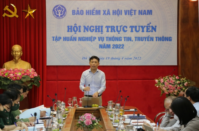 PGS.TS.Nguyễn Thành Lợi – TBT Tạp chí Người làm báo truyền đạt chuyên đề tại Hội nghị.