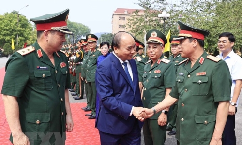 Chủ tịch nước Nguyễn Xuân Phúc thăm và làm việc tại Quân khu 1