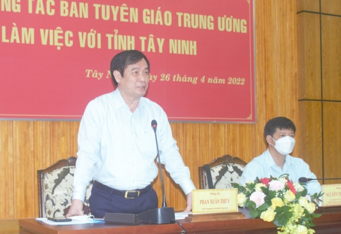 Phó trưởng ban Tuyên giáo Trung ương Phan Xuân Thủy phát biểu.
