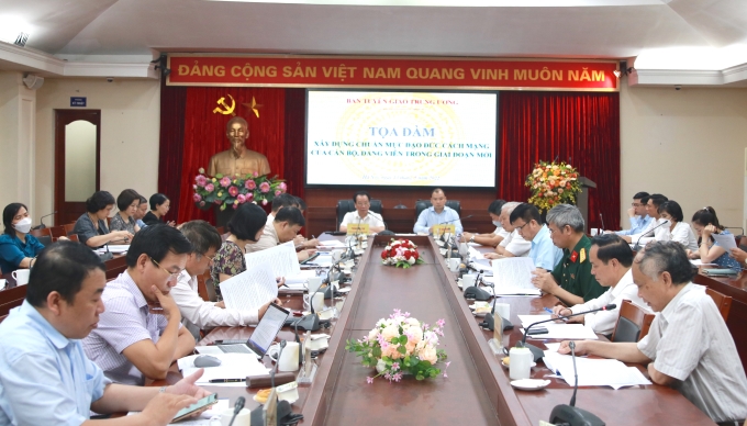 Quang cảnh toạ đàm. (Ảnh: TA)