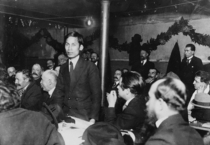 Nguyễn Ái Quốc phát biểu tại Đại hội Tours của Đảng Xã hội Pháp, năm 1920. Ảnh tư liệu