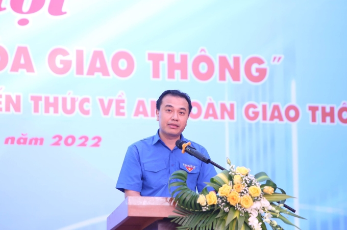 Anh Nguyễn Hải Minh mong rằng các trẻ sẽ là những tấm gương trong việc thực hiện pháp luật về an toàn giao thông