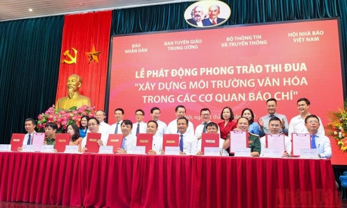 Phát động phong trào thi đua “Xây dựng môi trường văn hóa trong các cơ quan báo chí”