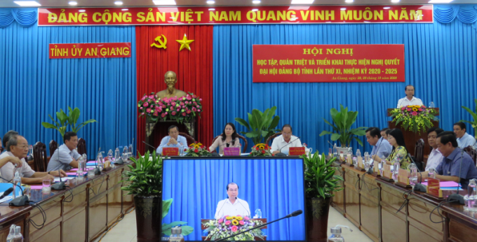 Hội nghị học tập, quán triệt và triển khai thực hiện Nghị quyết Đại hội Đảng bộ tỉnh lần thứ XI