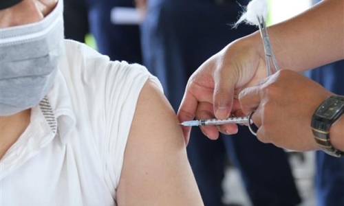 ​TP.HCM tiếp tục kéo dài đợt cao điểm tiêm vaccine phòng COVID-19