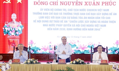 'Xây dựng tòa án phát triển tiên tiến, hiện đại, vì nhân dân phục vụ'