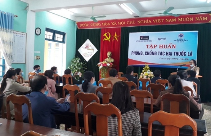 Tập huấn cho giáo viên về PCTHTL tại Trường THCS Trần Hưng Đạo, thị trấn Cam Lộ, huyện Cam Lộ