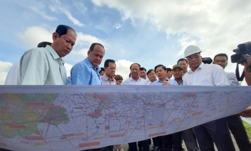 Phó Thủ tướng Lê Văn Thành khảo sát tuyến cao tốc dài hơn 188 km ở miền Tây