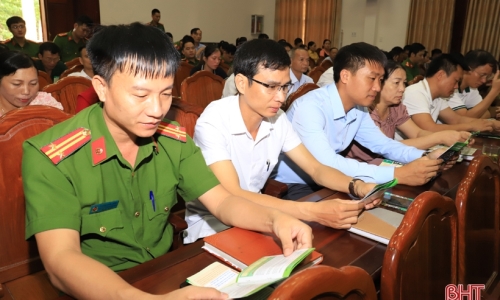 Tập huấn đảm bảo trật tự ATGT đường bộ, đường sắt, đường thủy nội địa trên địa bàn huyện Hương Sơn