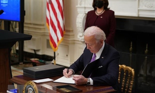 Tổng thống Mỹ Biden ký ban hành luật chống biến đổi khí hậu