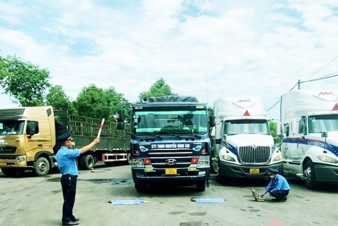 Tăng cường kiểm tra hoạt động của các xe ô-tô tải trên địa bàn Thành phố Đà Nẵng.