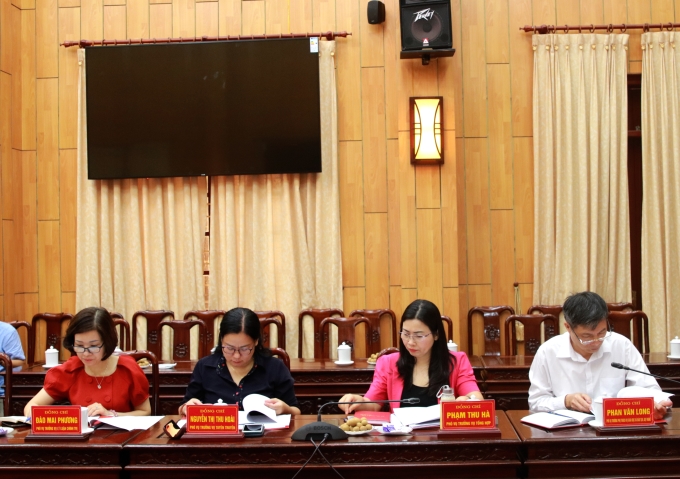 Các đại biểu Đoàn công tác Ban Tuyên giáo Trung ương làm việc với Tỉnh uỷ Hưng Yên. (Ảnh: TA)