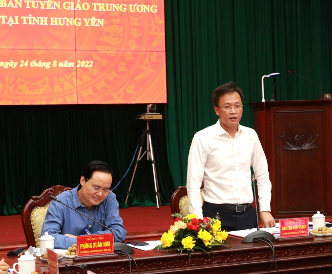 Đồng chí Nguyễn Hữu Nghĩa, Uỷ viên Trung ương Đảng, Bí thư tỉnh Hưng Yên phát biểu tại buổi làm việc. (Ảnh: TA)
