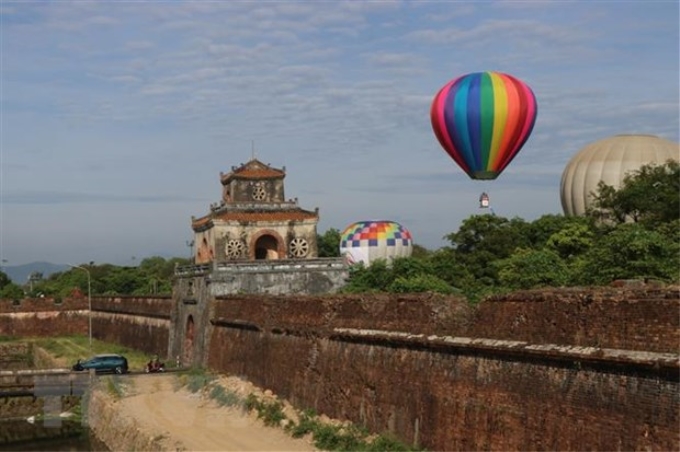 Lễ hội khinh khí cầu được tổ chức ở Kinh thành Huế. (Ảnh: Đỗ Trưởng/TTXVN)