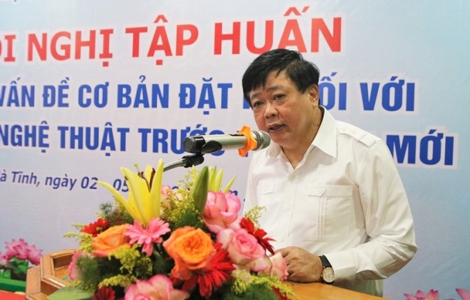 PGS. TS. Nhà văn Nguyễn Thế Kỷ phát biểu khai mạc Hội nghị.