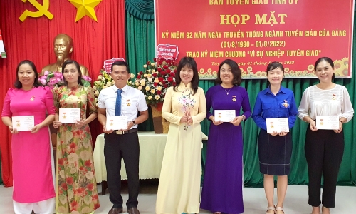 Tây Ninh họp mặt nhân kỷ niệm 92 năm ngày truyền thống ngành Tuyên giáo