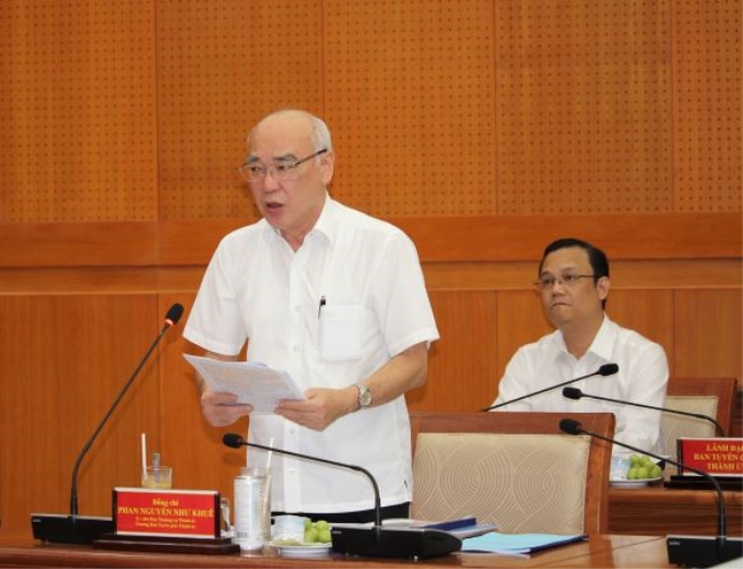 Đồng chí Phan Nguyễn Như Khuê, Trưởng ban Tuyên giáo Thành ủy Thành phố Hồ Chí Minh báo cáo tại buổi làm việc