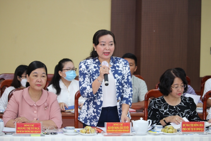 Đồng chí Nguyễn Trung Châu Tuyên, Trưởng Ban Tuyên giáo Quận ủy Quận 1 báo cáo tại buổi làm việc.