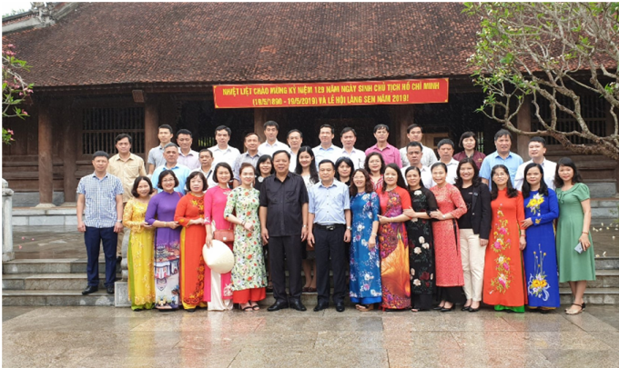 Đoàn đại biểu điển hình tiên tiến của Đảng bộ Khối các cơ quan tỉnh Lạng Sơn thăm nơi ở, nơi làm việc và Khu di tích Chủ tịch Hồ Chí Minh tại Nghệ An - năm 2019 (Nguồn: Đảng ủy Khối các cơ quan tỉnh Lạng Sơn)