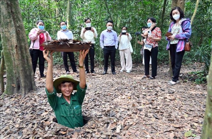 Địa đạo Củ Chi - nơi ghi dấu những chiến công oanh liệt của quân và dân Củ Chi nay là một địa điểm du lịch lịch sử nổi tiếng tại Thành phố Hồ Chí Minh. Ảnh: Xuân Khu/TTXVN