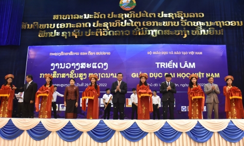 Triển lãm giáo dục đại học Việt Nam: Thúc đẩy hơn nữa hợp tác giáo dục Việt Nam - Lào