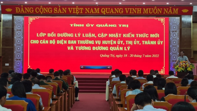 Tỉnh ủy Quảng Trị khai giảng lớp bồi dưỡng lý luận, cập nhật kiến thức mới cho cán bộ diện Ban Thường vụ huyện ủy, thị ủy, thành ủy và tương đương quản lý. (Ảnh: Châu Minh)