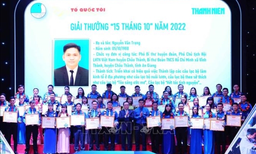 82 cán bộ thanh niên xuất sắc được trao Giải thưởng '15 tháng 10'