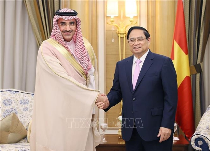 Thủ tướng Phạm Minh Chính tiếp ông Sultan Al-Marshad, Giám đốc điều hành Quỹ Phát triển Saudi Arabia. Ảnh: Dương Giang/TTXVN