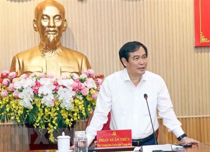 Phó Trưởng Ban Tuyên giáo Trung ương Phan Xuân Thủy phát biểu tại buổi làm việc với tỉnh Cà Mau. (Ảnh: Huỳnh Anh/TTXVN)